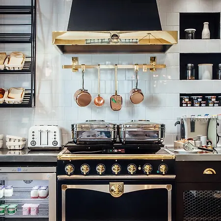 스퀘어 루부아 호텔 4*