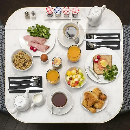 호텔 스퀘어 루부아 4*