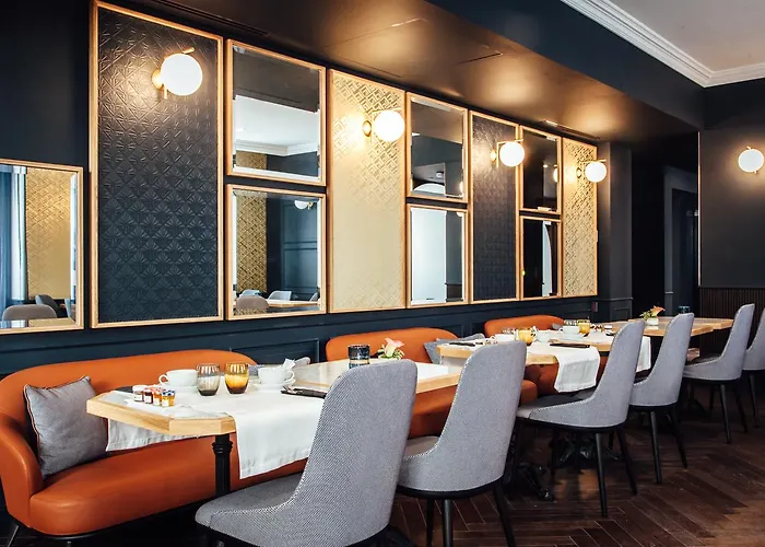 호텔 스퀘어 루부아 4*