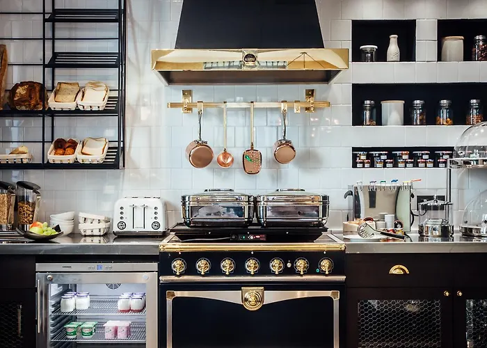 스퀘어 루부아 호텔 4*