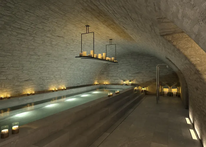 스퀘어 루부아 호텔 4*