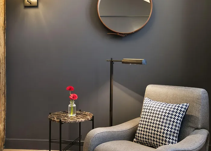 스퀘어 루부아 호텔 4*