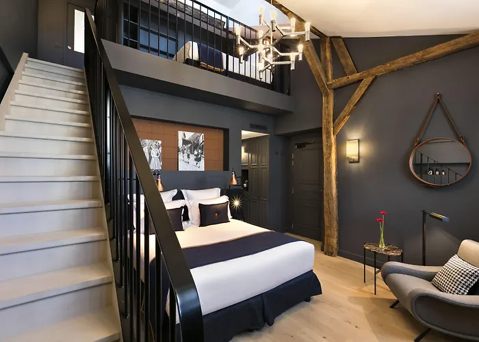 스퀘어 루부아 호텔 4*