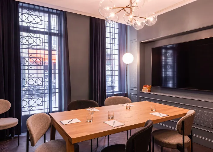 호텔 스퀘어 루부아