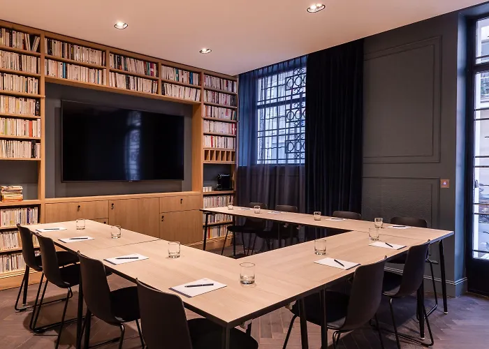 호텔 스퀘어 루부아