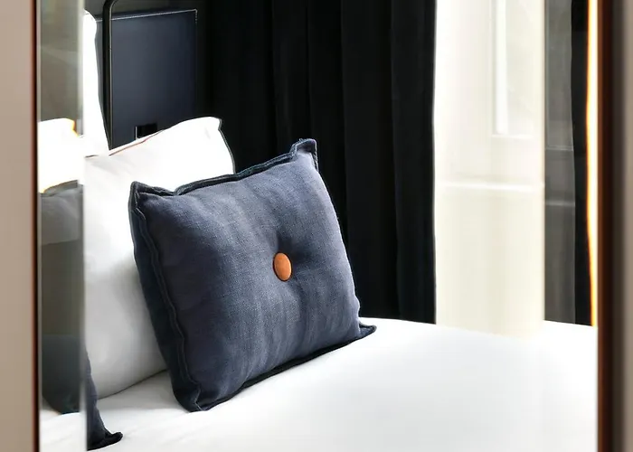 스퀘어 루부아 호텔 파리