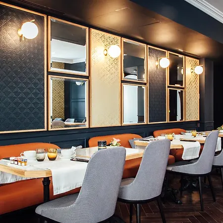 ホテル オテル スクエール ルーボワ 4*