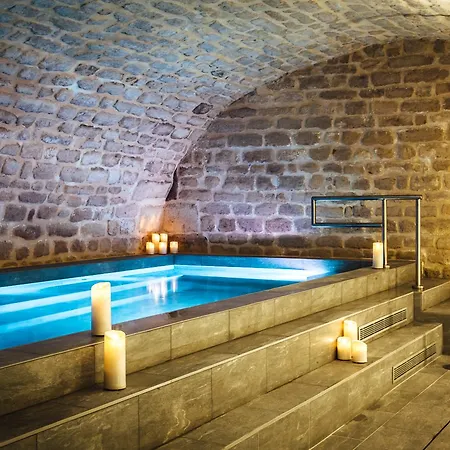 ホテル オテル スクエール ルーボワ 4*