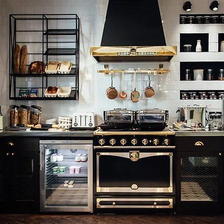 ホテル オテル スクエール ルーボワ 4*